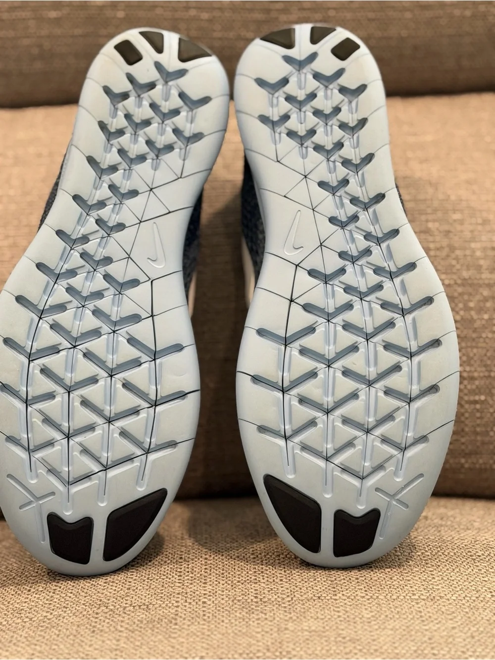Nike men’s Navy Blue and Light Blue Knit Sneakers